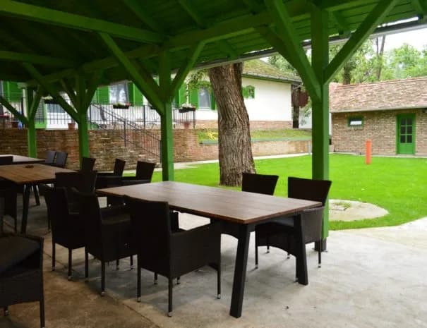 Hullámtér Grillterasz